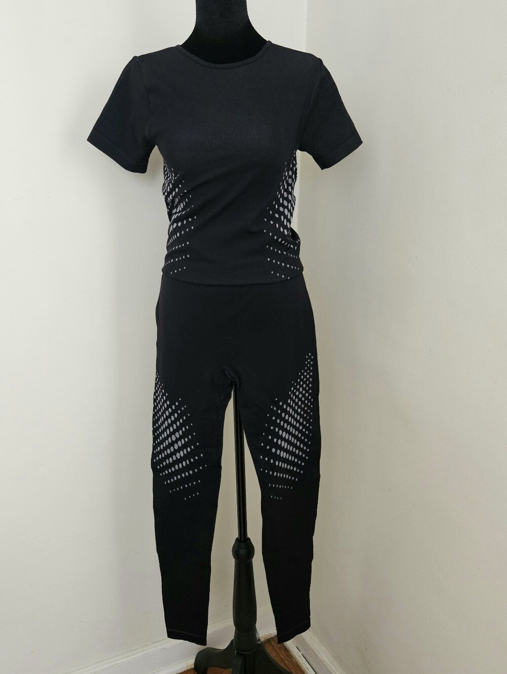 Pretty Little Thing - Black & Gray Compressive Seamless Contour Dot 2pc Set